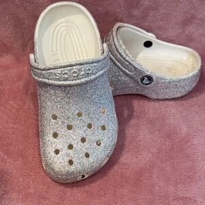 CROCS Kids Silver Glitter Clogs